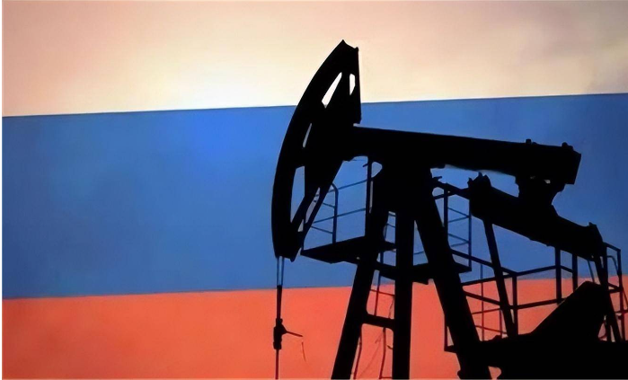 西方制裁俄罗斯半年后，欧盟已经造出了一个“内鬼”，帮助俄罗斯石油在美国畅销。